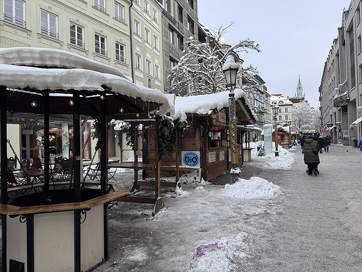 Christkindl Stüberl direkt vor dem Alten Hackerhaus in der Sendlingerstr beim Münchner Christkindlmarkt am Marienplatz (©Foto.Martin Schmitz)